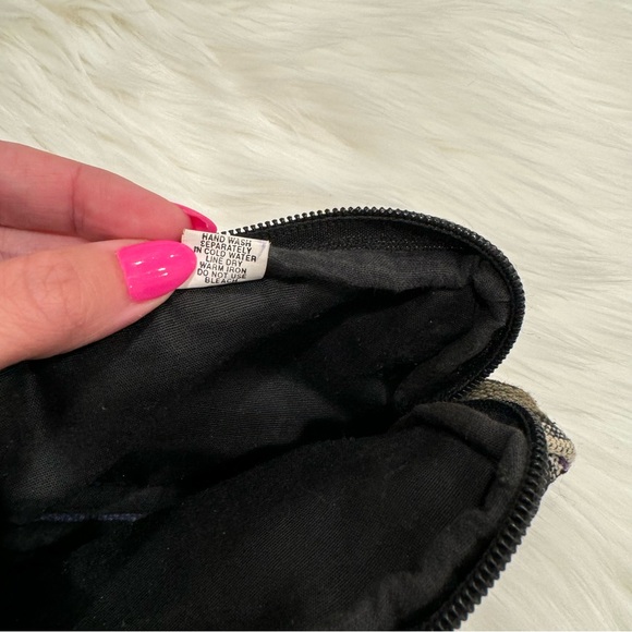 Striped Stylish Mini Coin Purse With Zipper - Picture 8 of 10